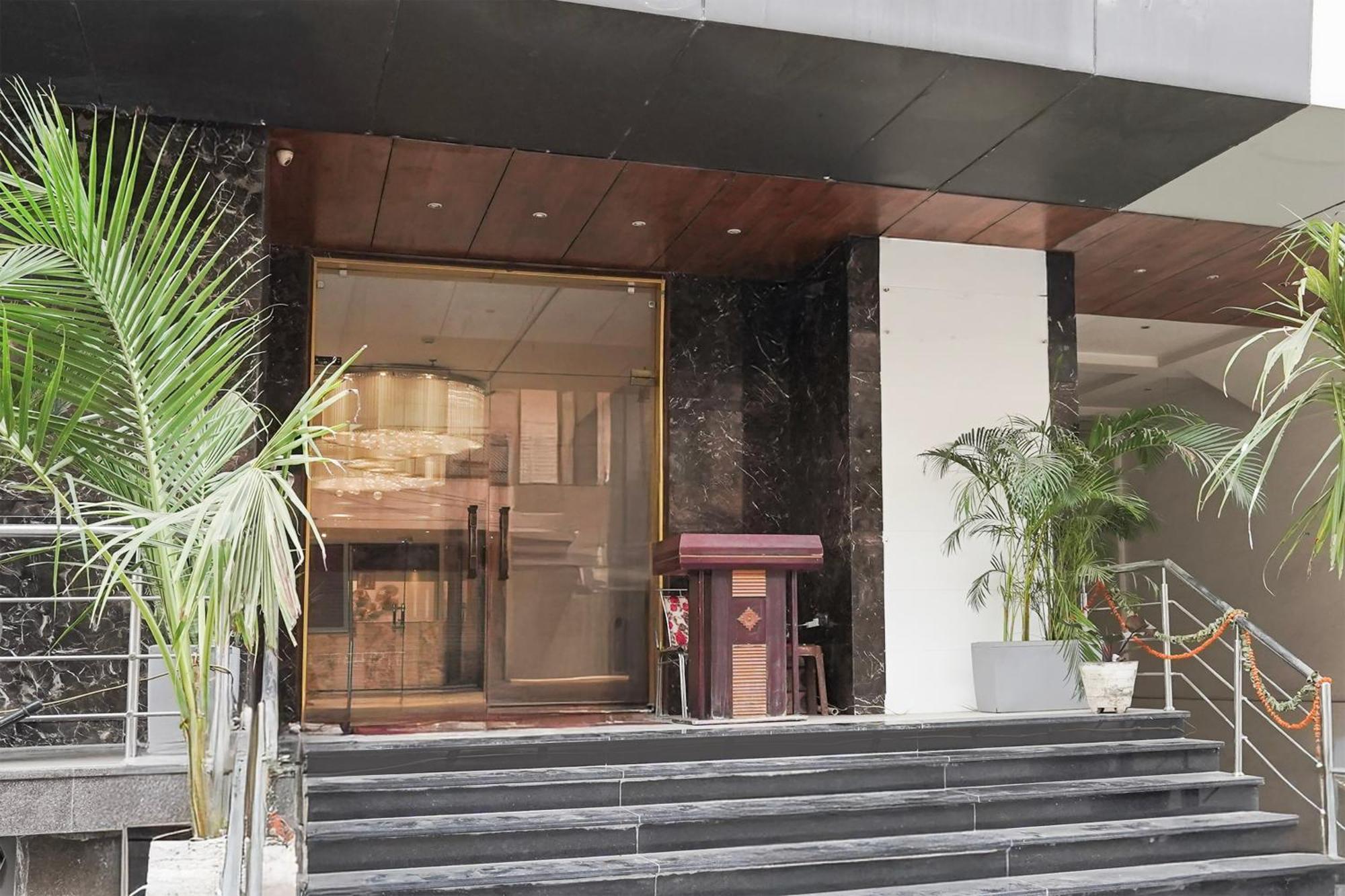 Townhouse Oak Agra Near Sultanganj Puliya Formerly Bb Grand Buitenkant foto