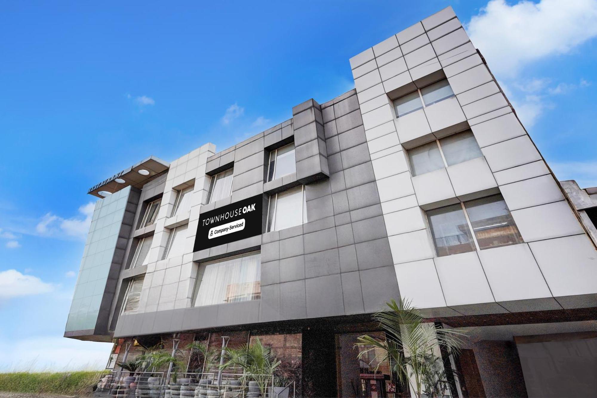 Townhouse Oak Agra Near Sultanganj Puliya Formerly Bb Grand Buitenkant foto