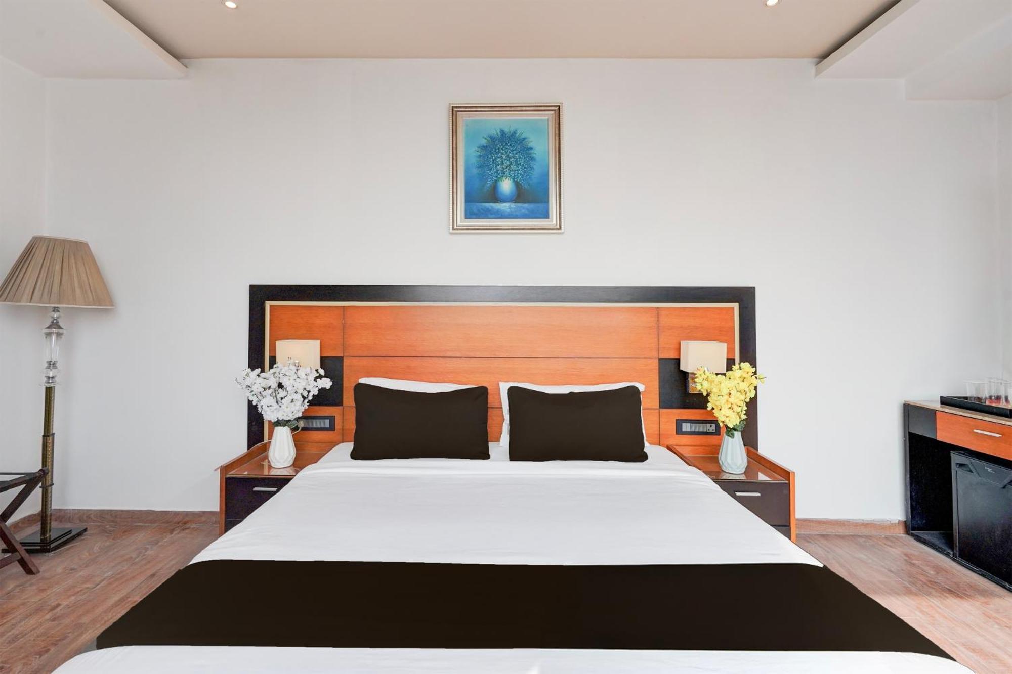 Townhouse Oak Agra Near Sultanganj Puliya Formerly Bb Grand Buitenkant foto