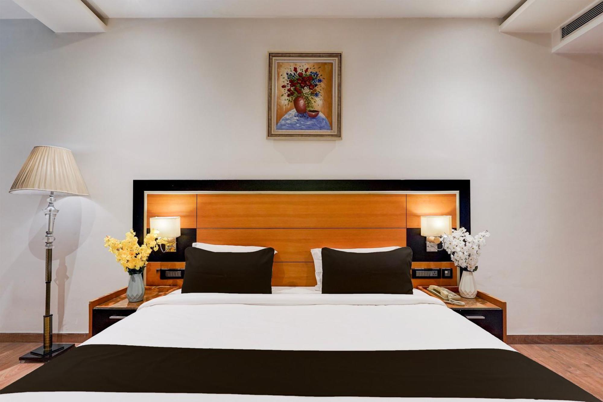 Townhouse Oak Agra Near Sultanganj Puliya Formerly Bb Grand Buitenkant foto