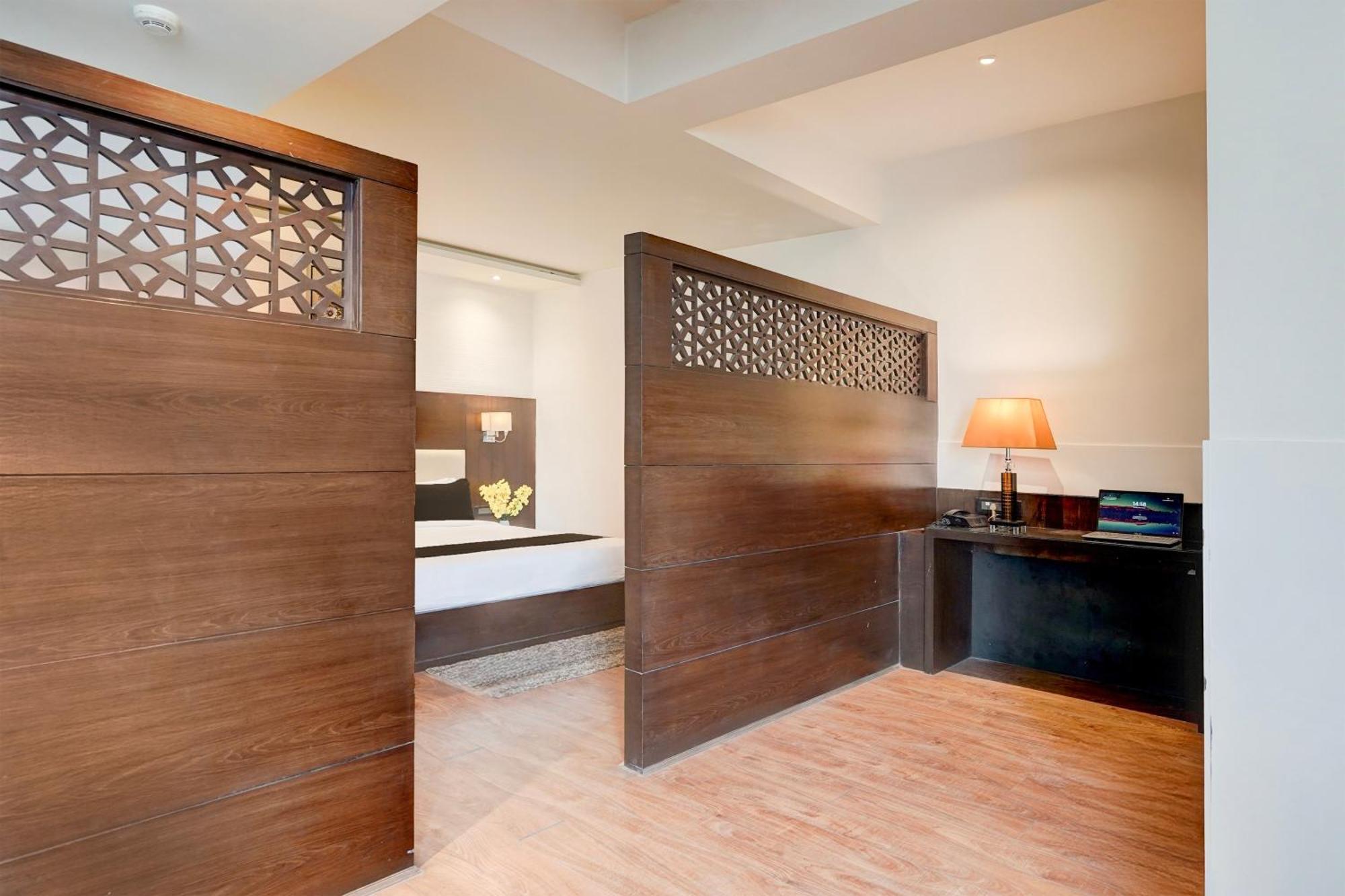 Townhouse Oak Agra Near Sultanganj Puliya Formerly Bb Grand Buitenkant foto